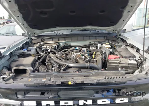 2024 Ford Bronco Outer Banks z USA, uszkodzony, nr VIN 1FMEE8BP7RLA12380